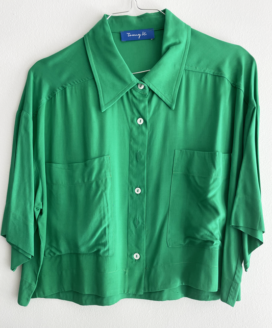 "MONO GREEN" cropped shirt